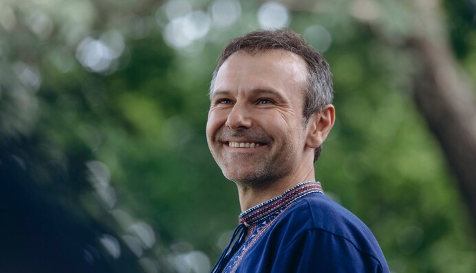 Святослав Вакарчук впервые за долгое время показал жену Лялю - поводом стал день рождения