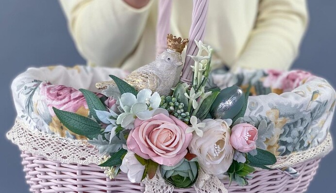 Как украсить пасхальную корзину: 10 идей декора из подручных средств