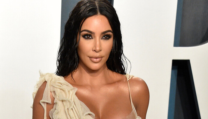Ким Кардашьян приказали вернуть древнюю статую, украденную в Италии