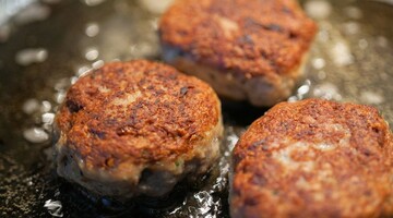 Як приготувати смачні котлети швидко: найпростіший рецепт