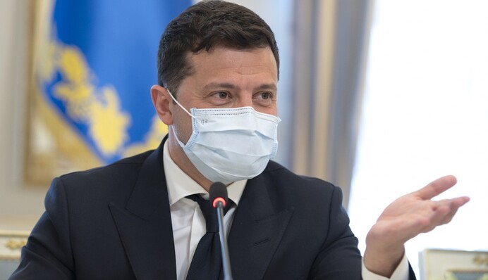 Листи Санта Клаусу: на що схожі відносини між Вашингтоном і Києвом