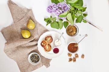 Как приготовить вкусные сырники без муки: простой рецепт на завтрак