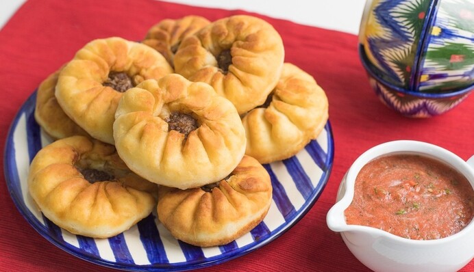 Как приготовить классические беляши с мясом на сковороде: простой рецепт и советы