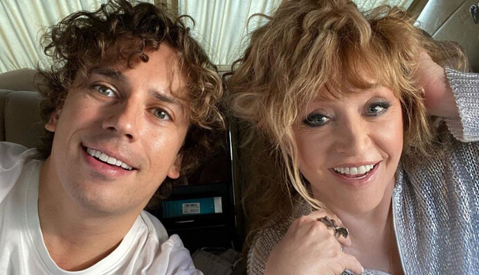 Галкин показал счастливую Пугачеву, и споров о внешности певицы ждать не пришлось