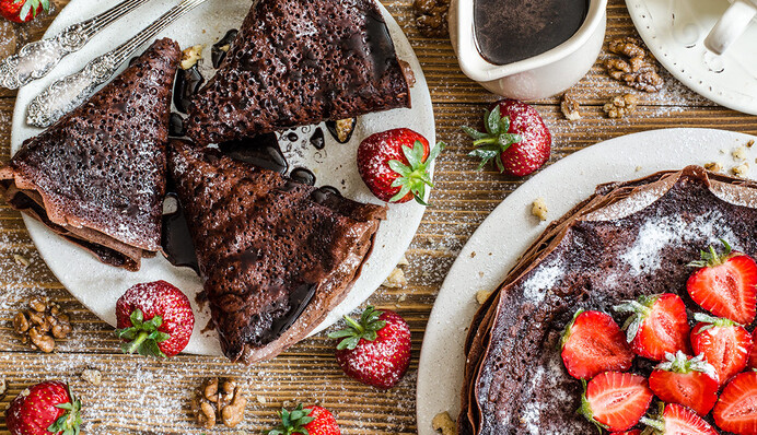 Как приготовить шоколадные блины на молоке: рецепт оригинального завтрака