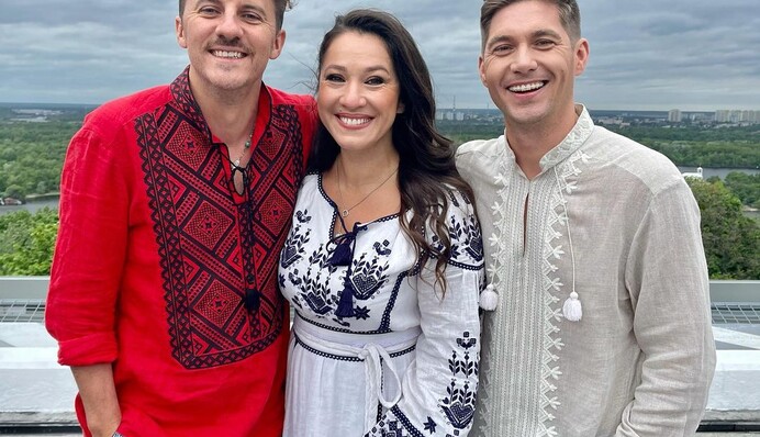 Українські знаменитості у День вишиванки приміряли свої найкращі вбрання: хто і в чому відзначає свято