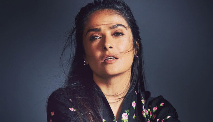 7 недель в изоляции: Сальма Хайек тяжело переболела коронавирусом