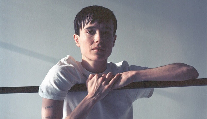 Трансгендер Эллиот Пейдж показал фото топлес после удаления груди