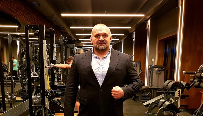 Судьи показали Вирастюку 