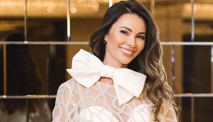 Мама трьох дітей та дружина з 16-річним стажем отримала титул Mrs. Ukraine International 2021: фото переможниці