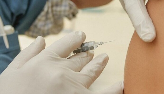 Жінка перемогла в лотереї і стала мільйонеркою завдяки щепленню від коронавірусу