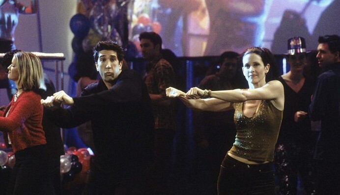 Кортні Кокс повторила знаменитий танець Моніки й Росса з 