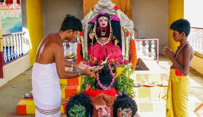 В Индии появилась богиня коронавируса, и теперь люди постоянно молятся ей с просьбой отступить
