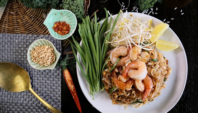 Готовим дома тайскую лапшу в воке: рецепт и варианты заправки