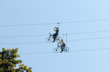 Стрибок з моста або політ в небеса: де в Києві розважитися шанувальникам екстриму