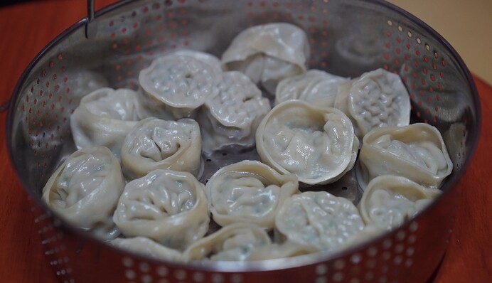 Як зробити ідеальне тісто на пельмені: рецепт і хитрощі кухні