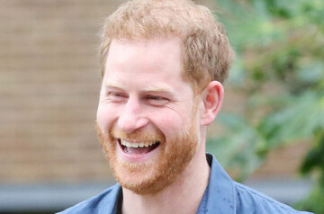 Маленькая девочка перепутала своего папу с принцем Гарри, и вы поймете почему: забавное видео