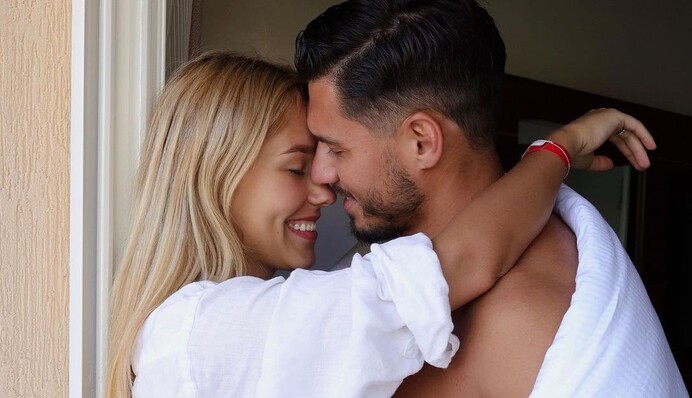 Никита Добрынин сделал жене роскошный подарок перед рождением первенца: Спасибо за счастье