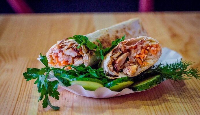 Готовим дома куриную шаурму с овощами: простой рецепт и советы