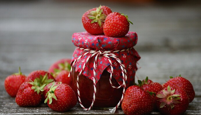 Закрываем варенье из клубники: рецепт и советы, как не испортить