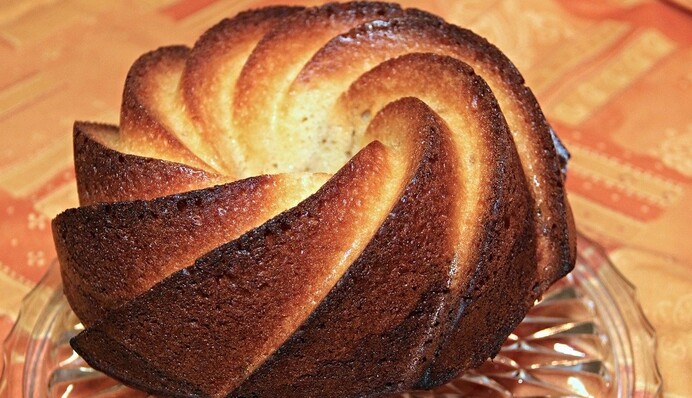 Печемо вдома ароматний банановий кекс за годину: простий рецепт до вихідних
