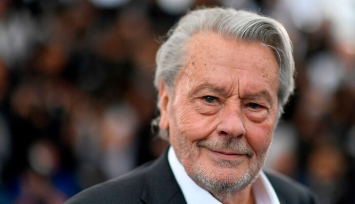 Ален Делон после инсульта и слухов о смерти появился на обложке журнала: как выглядит актер в свои 85