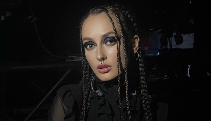 У мережі посміялися над стильним вбранням Аліни Паш - його колір викликав питання