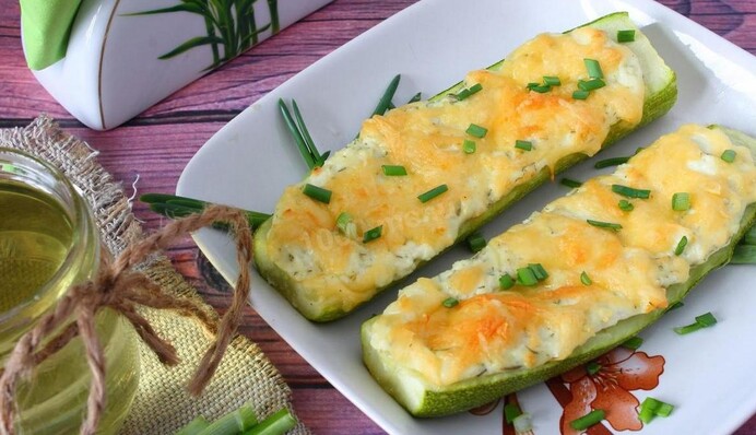 Як смачно запекти кабачки під сиром у духовці: простий рецепт до вечері