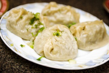 Готуємо вдома м'ясні манти за класичним рецептом