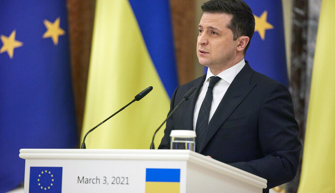 Боляче б'є по Путіну: як закон Зеленського переграв ідеологію Кремля в Криму