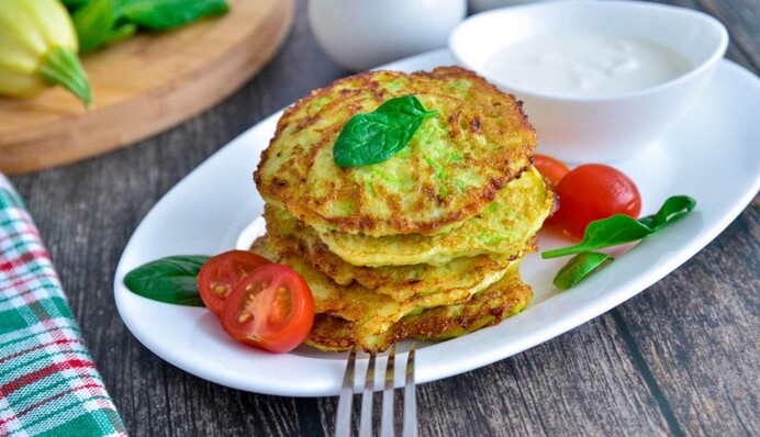 Готуємо на сніданок оладки з кабачків: покроковий рецепт на 15 хвилин