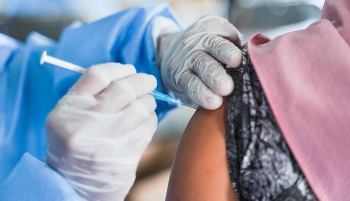 Комбінування вакцин від коронавірусу: чи можна в Україні зробити щеплення Pfizer після CoronaVac