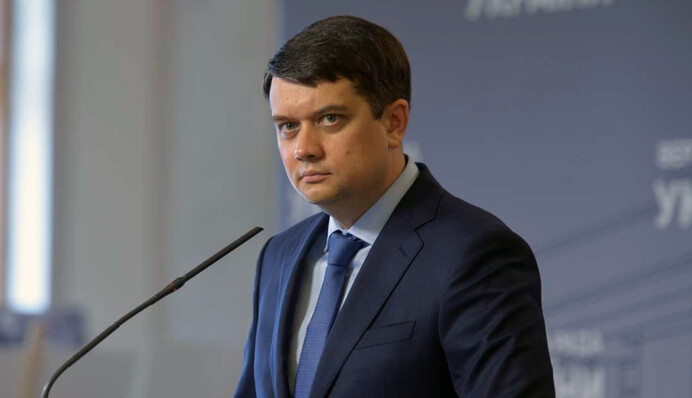 Незручний спікер: чи хоче Банкова позбутися Разумкова