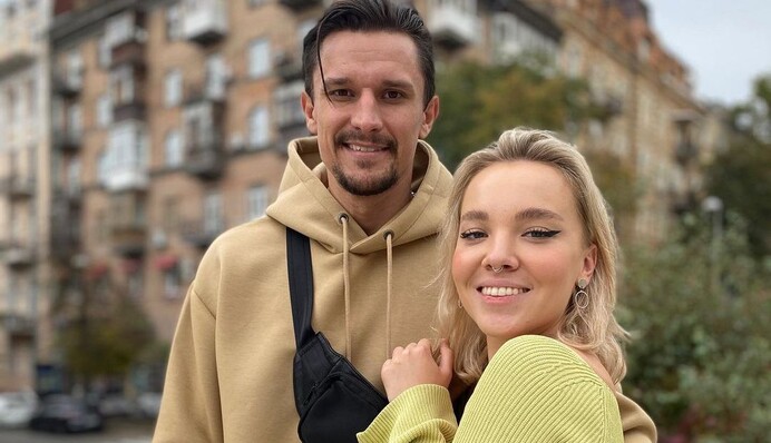 Секс-символ українського кіно Тарас Цимбалюк одружився: дружина актора показала забавне фото