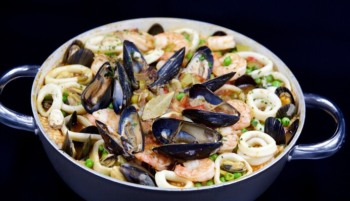 Как вкусно приготовить мидии к ужину: рецепт и варианты гарнира