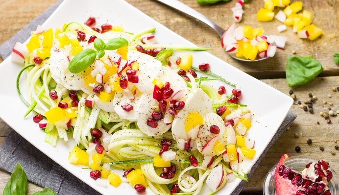 3 легких салата с кабачками: рецепты и варианты заправки