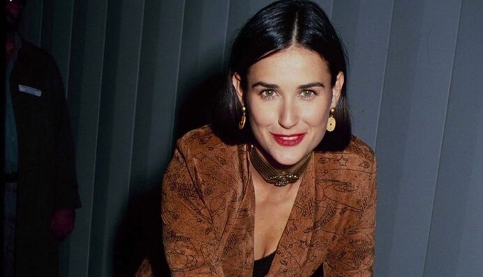 58-річна Демі Мур показала себе в купальнику, і фани кинулися за б'юті-порадами: фото