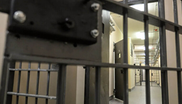 Как зарабатывают на тюрьмах: СМИ рассказали о схемах