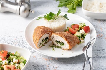 Готуємо вдома котлети по-київськи з рідкою начинкою: детальний рецепт