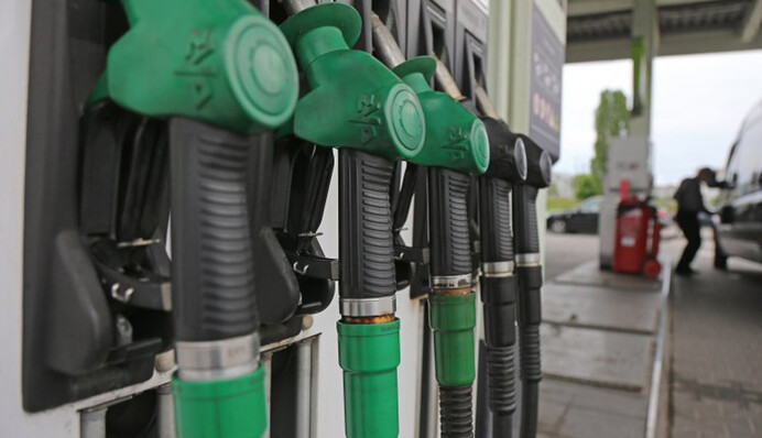 Бензин в Україні подорожчав: що буде з цінами далі