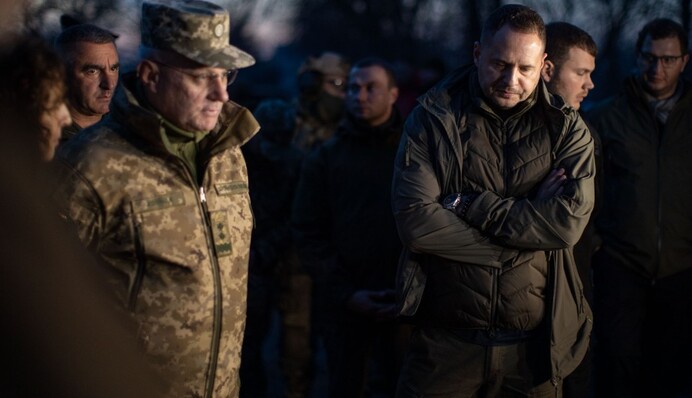 Звільнення Хомчака: відсутність синергії чи інтриги Єрмака