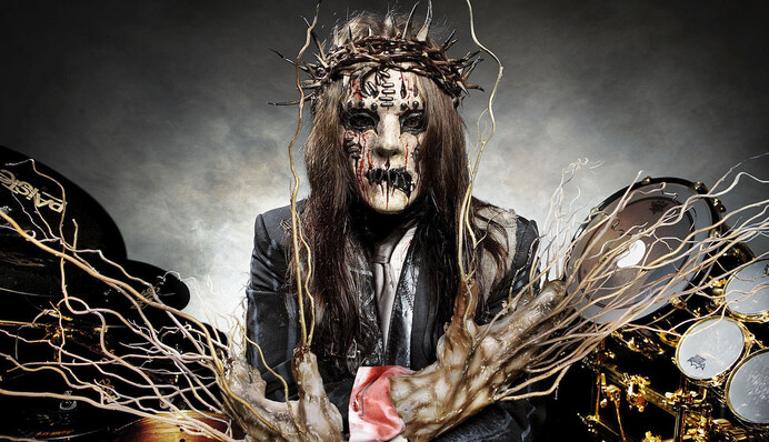 В группе Slipknot отреагировали на смерть барабанщика Джои Джордисона