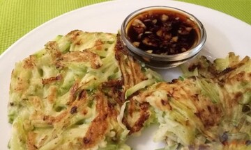 Як посмажити смачні кабачки у клярі до вечері: простий рецепт