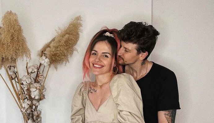 Співачка MamaRika народила первістка та показала миле фото з пологового