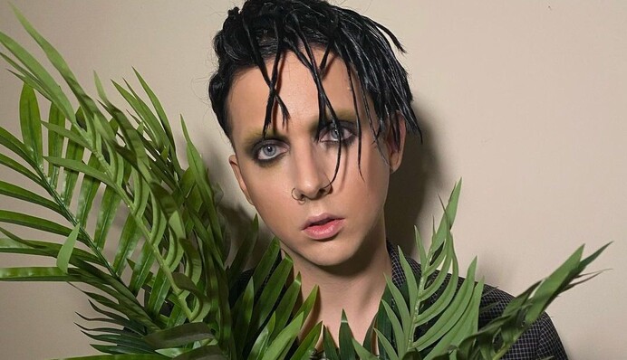 Боялся признаться родителям: Melovin вспомнил, как осознал свою ориентацию