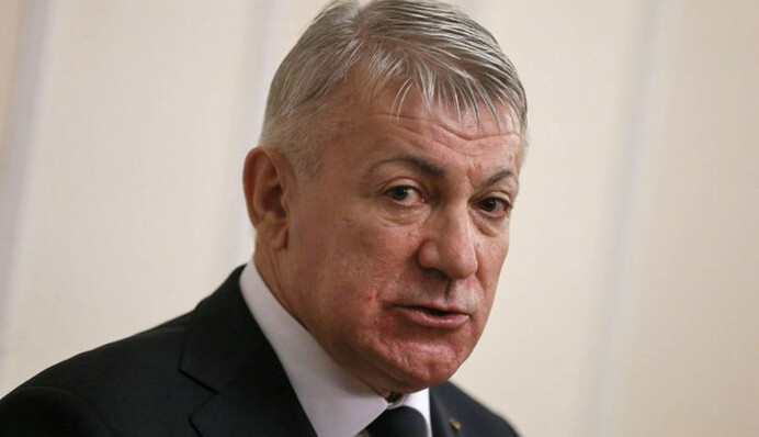 Молоденькі міністри побули рік-два в Кабміні і катаються на яхтах, а для ветерана АТО навіть роботи немає - генерал-майор Василь Вовк