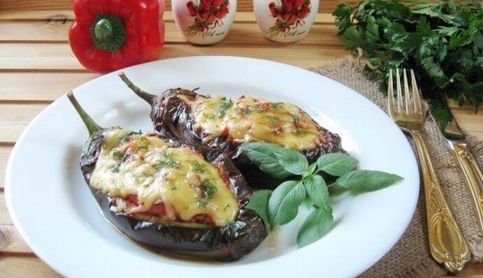 Как приготовить мясные лодочки из баклажанов в духовке: простой рецепт