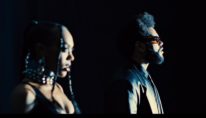 Новый клип The Weeknd запретили показывать в кинотеатрах - говорят, Take My Breath может быть опасен