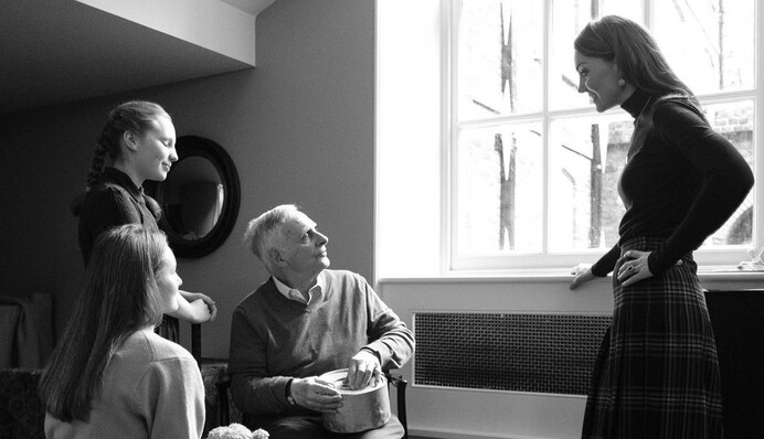 Фото Кейт Миддлтон представлены в музее Лондона - герцогиня сделала портреты людей, переживших Холокост