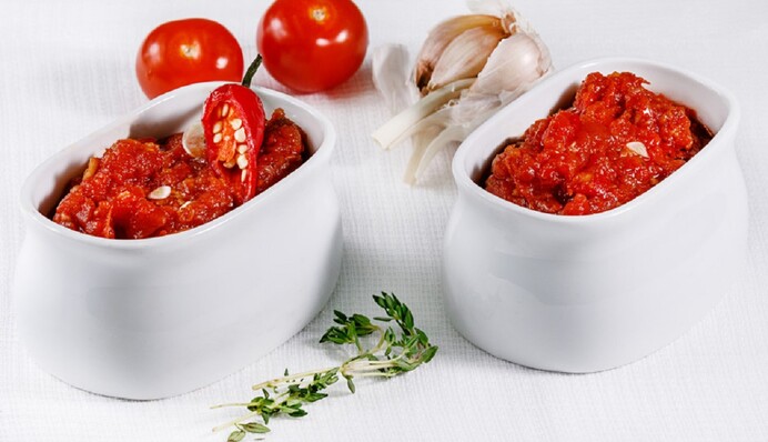 Как закрыть вкусную аджику по-армянски: простой рецепт